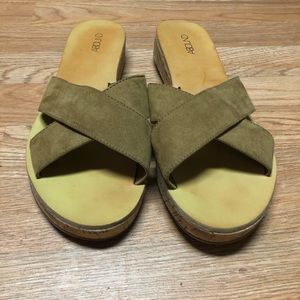 ABOUND sandals